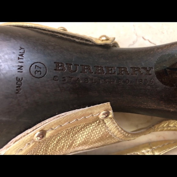 Burberry Gold Sling back Sandals Size 7